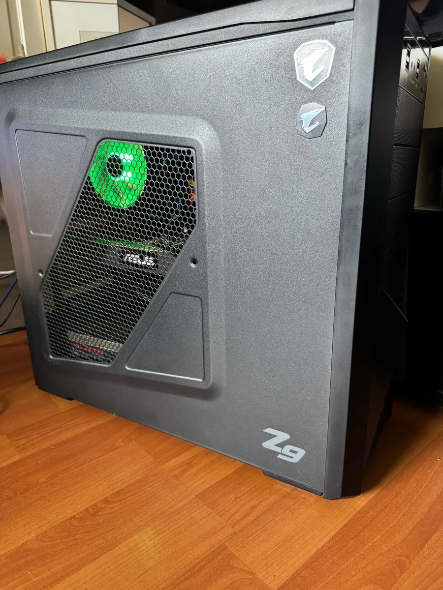 Custom i7 game pc + monitor - Image 3
