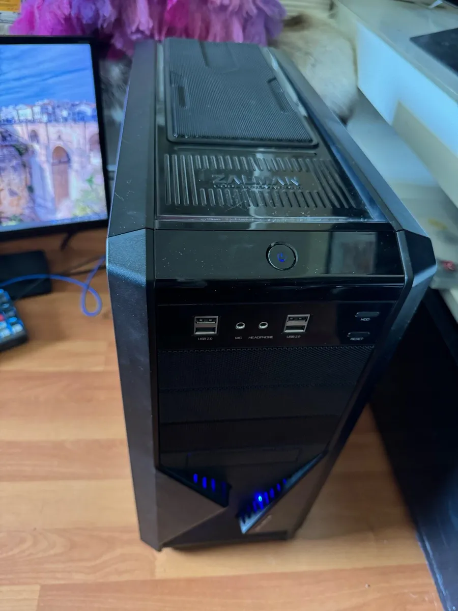 Custom i7 game pc + monitor - Image 4