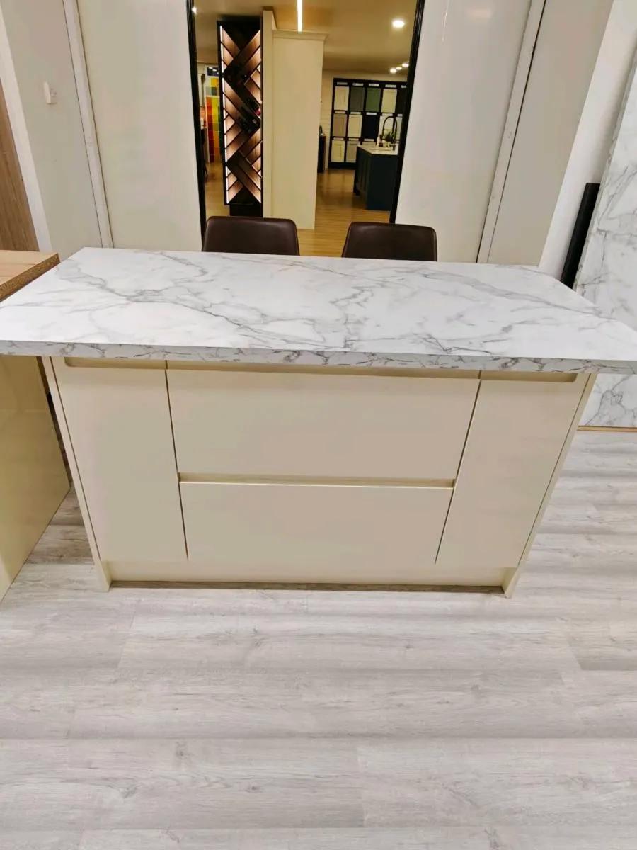Brand news kitchen islands - Image 1