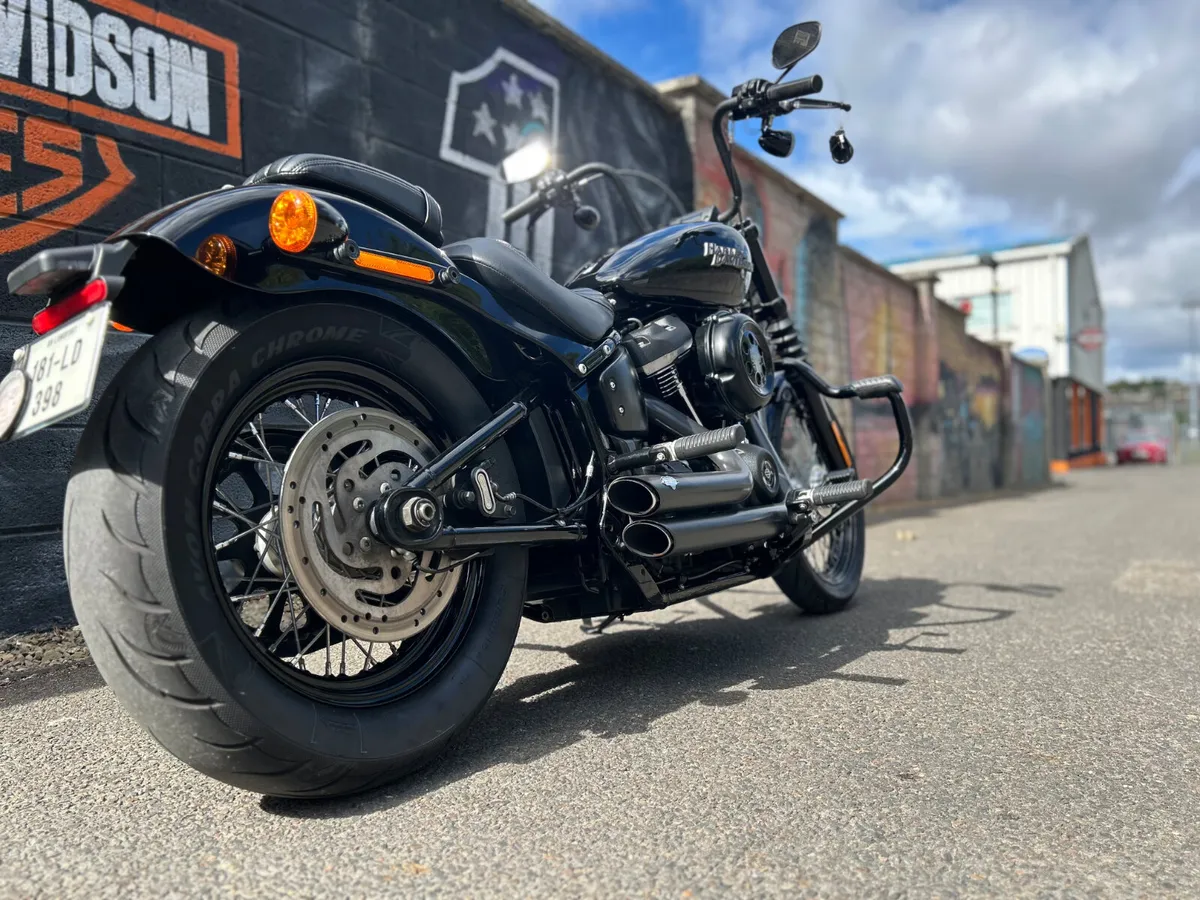 2018 HARLEY-DAVIDSON Street Bob 107 - Image 4
