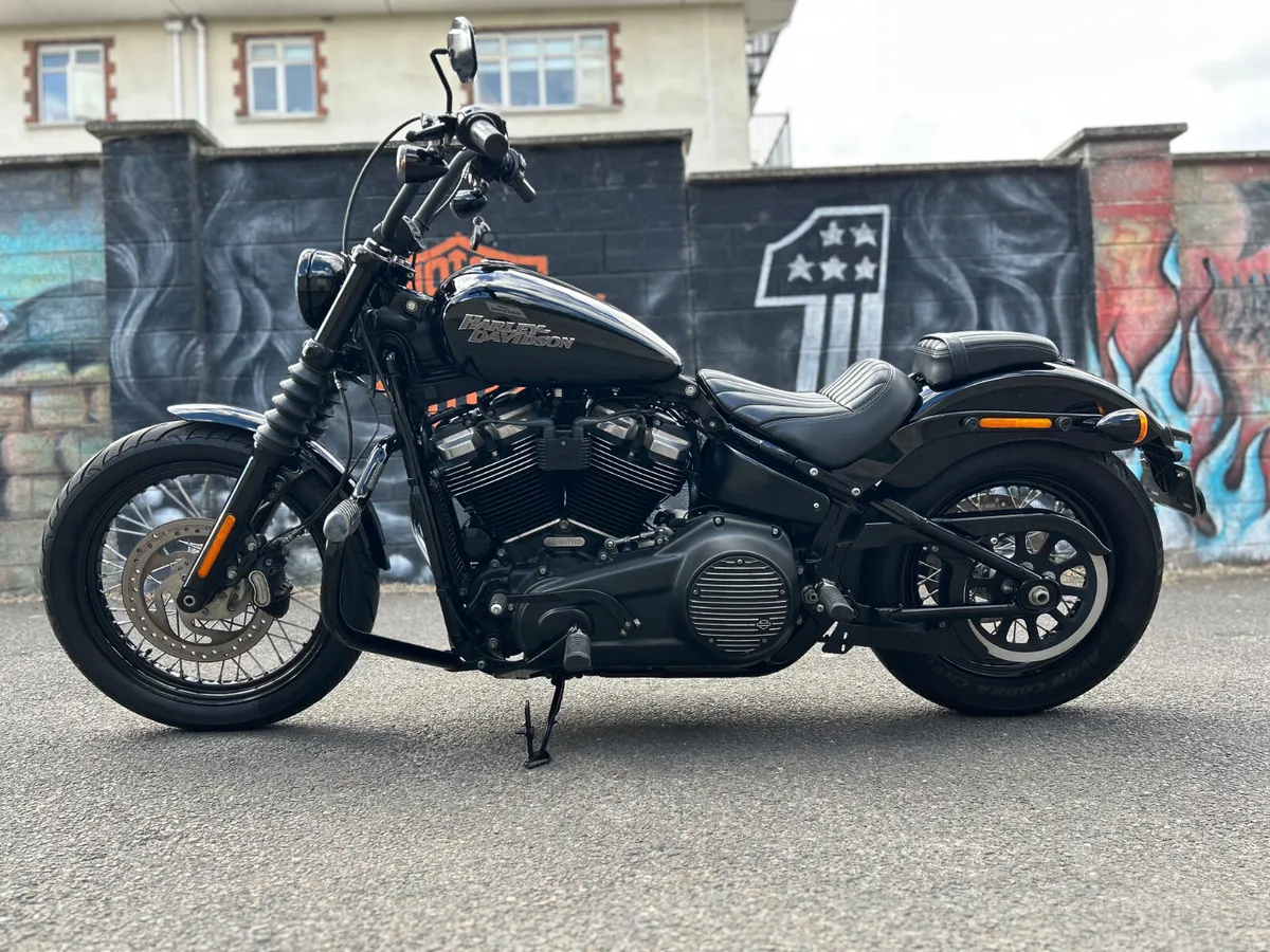 2018 HARLEY-DAVIDSON Street Bob 107 - Image 3