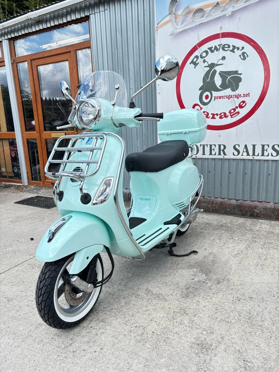 Vespa 50cc 2 stroke automatic scooters - Image 3
