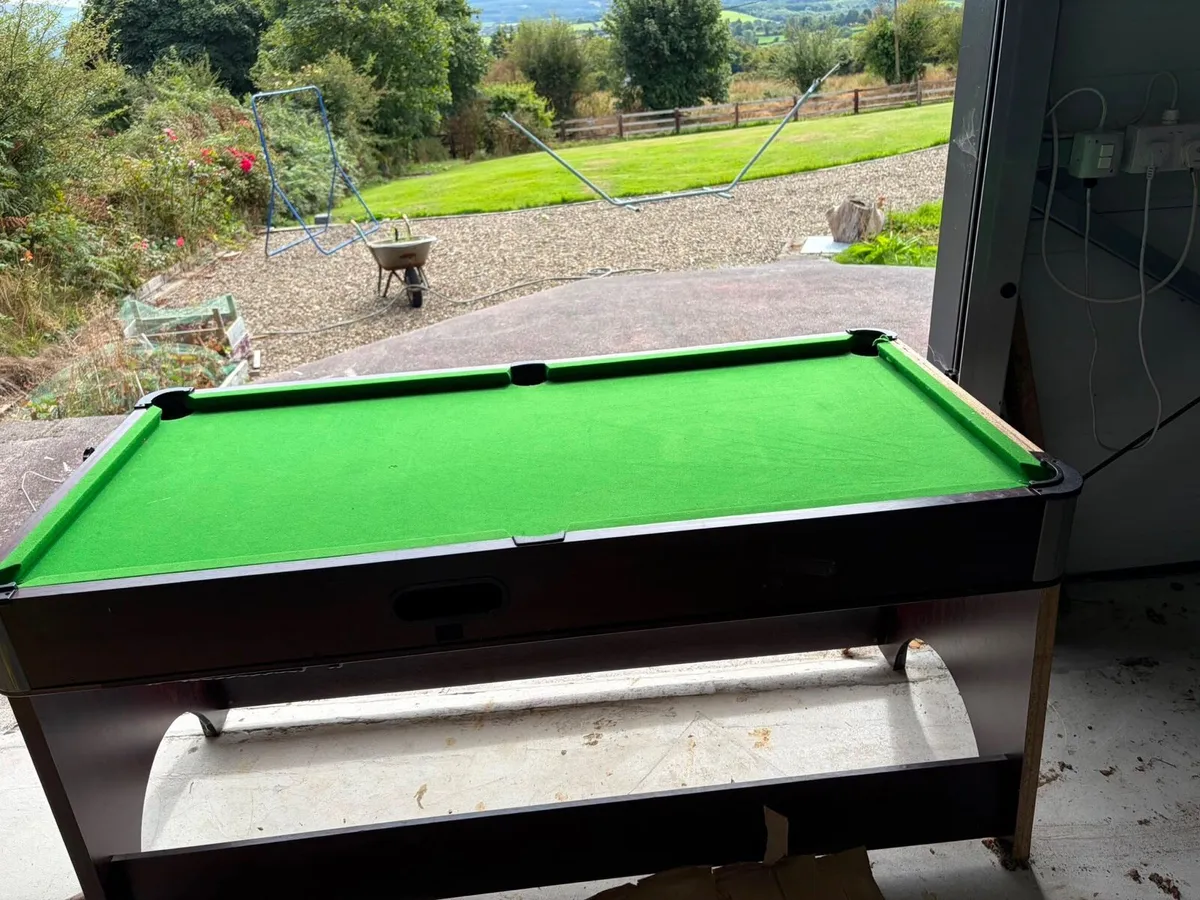 Small pool table and air hockey table - Image 3