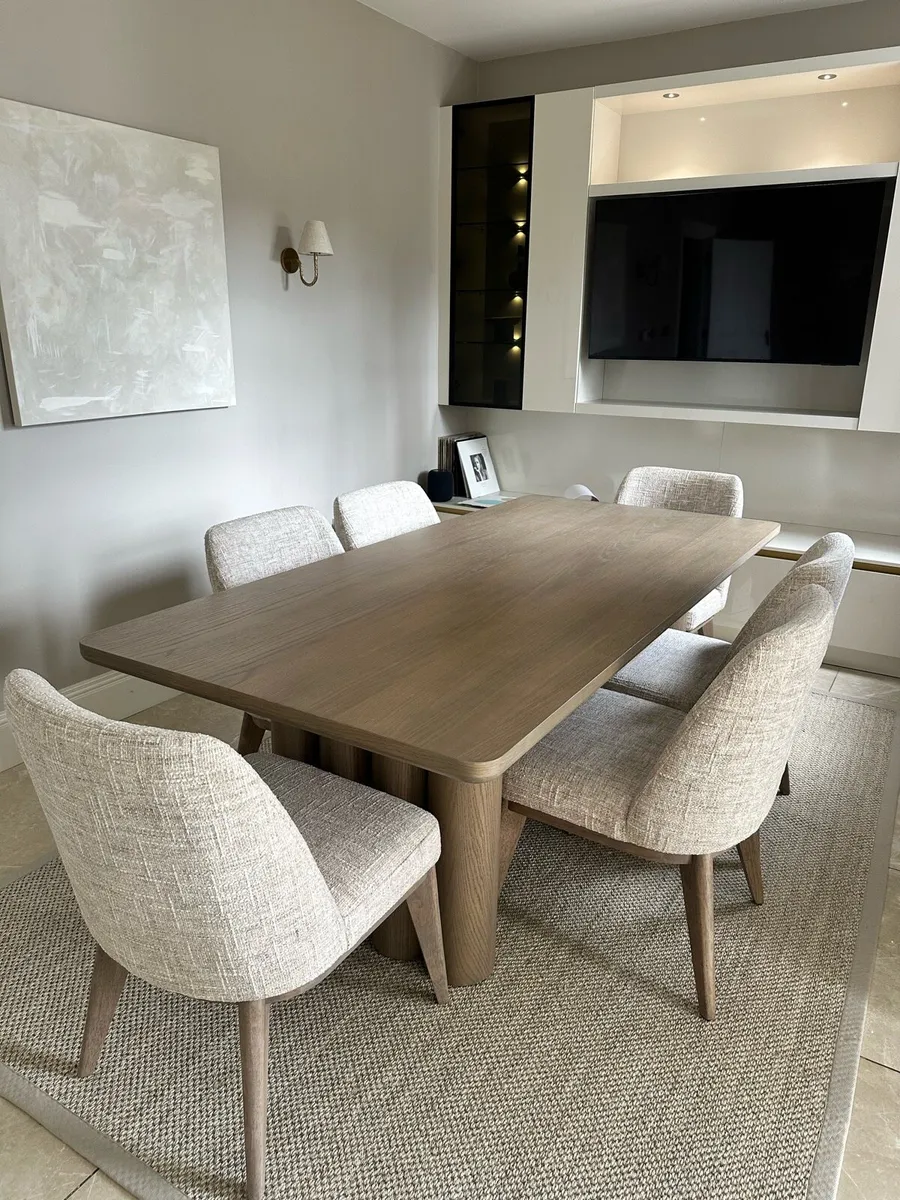 Diamond Furniture ‘Reagan’ Dining Table + Chairs - Image 1