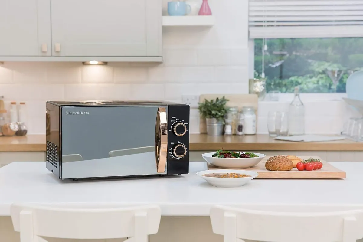17 Litre 700W Rose Solo Microwave - Image 4