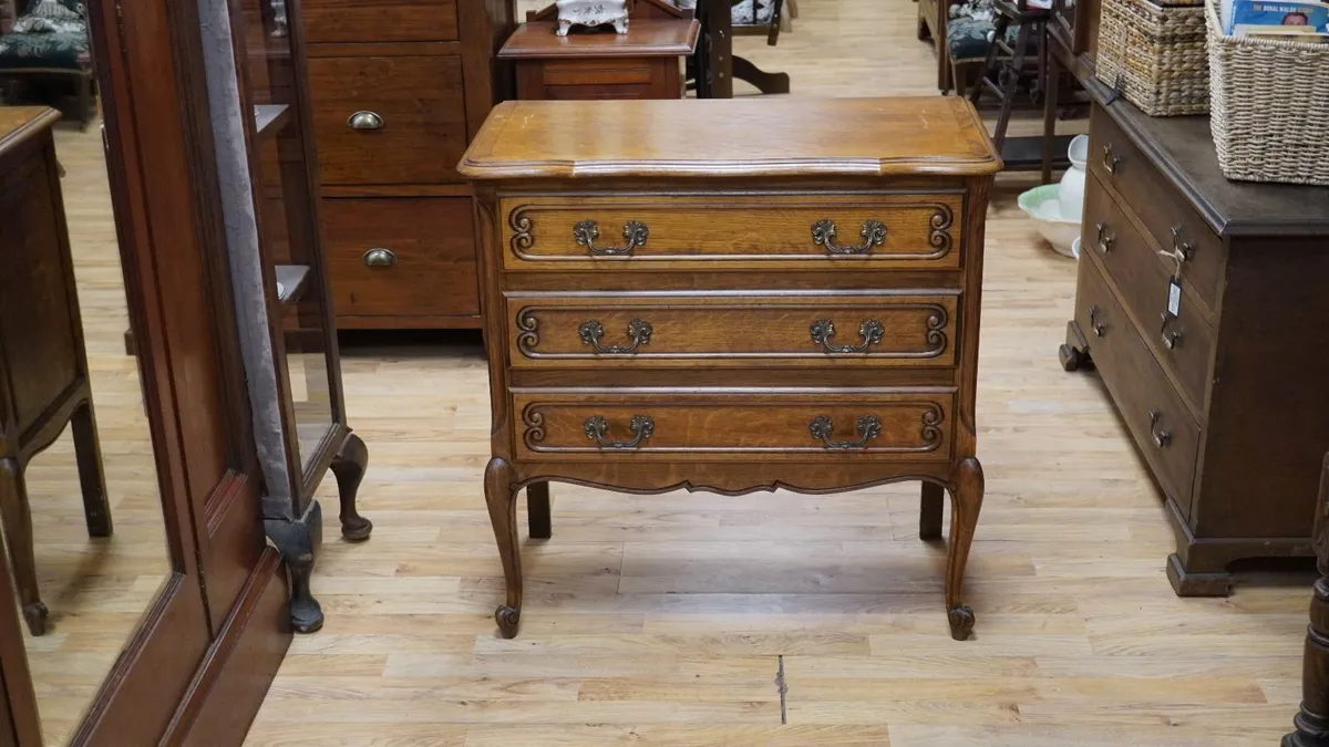 Vintage French Oak Chest of Drawers - Image 1