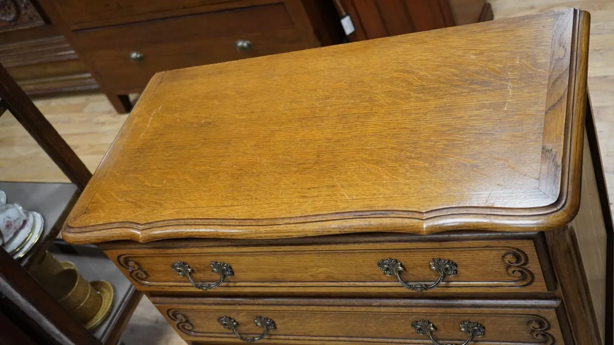 Vintage French Oak Chest of Drawers - Image 3