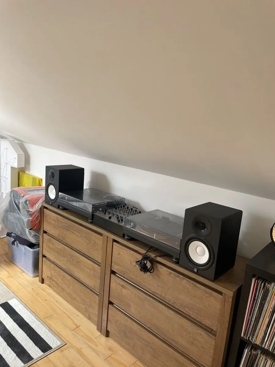 Technics 1210 MK5 & Ortofon cartridges - Image 1