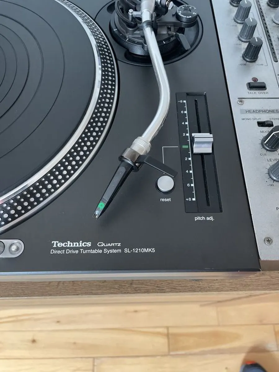 Technics 1210 MK5 & Ortofon cartridges - Image 3