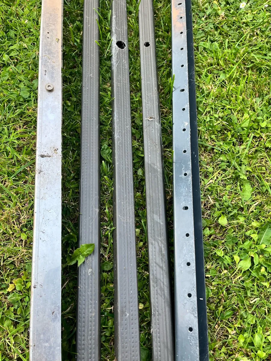 Bundle of aluminium profiles - Image 2