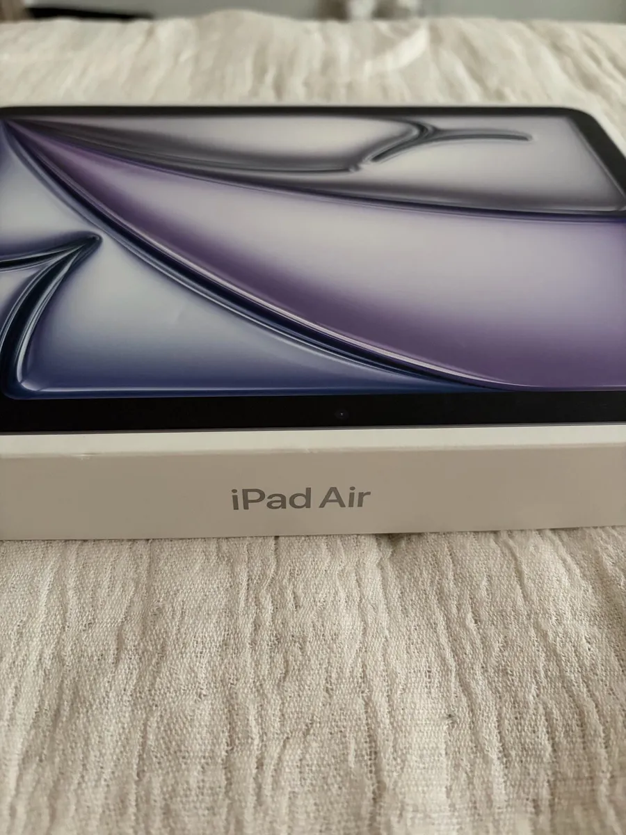 iPad Air (2026) M4 11” 128GB in Blue - Image 1