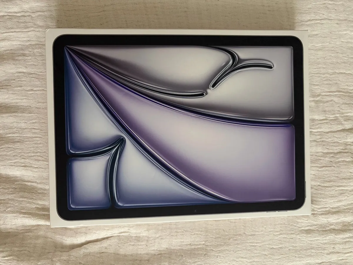 iPad Air (2026) M4 11” 128GB in Blue - Image 2