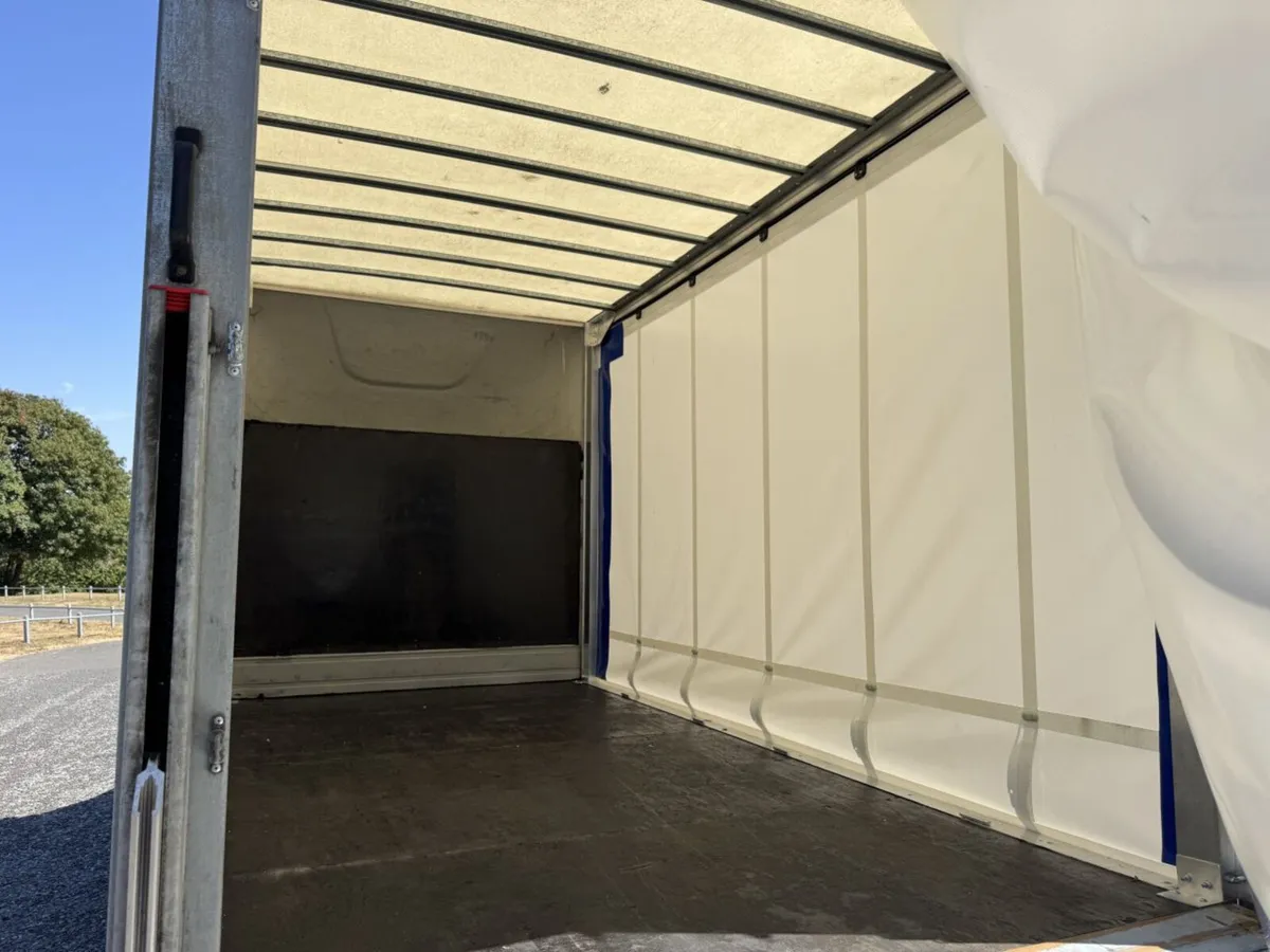 2022 Mercedes-Benz Sprinter CurtainSider Van - Image 4