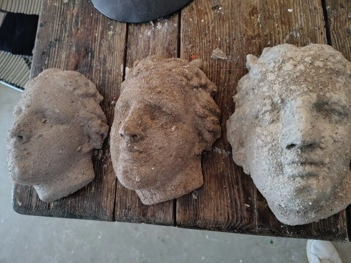 3 beautiful classical wall decor heads - Image 2
