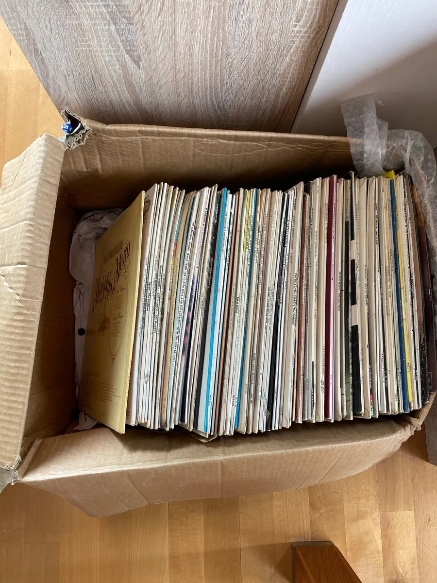 Box of Vinyl Records - Cliff Richard, Stevie etc. - Image 1