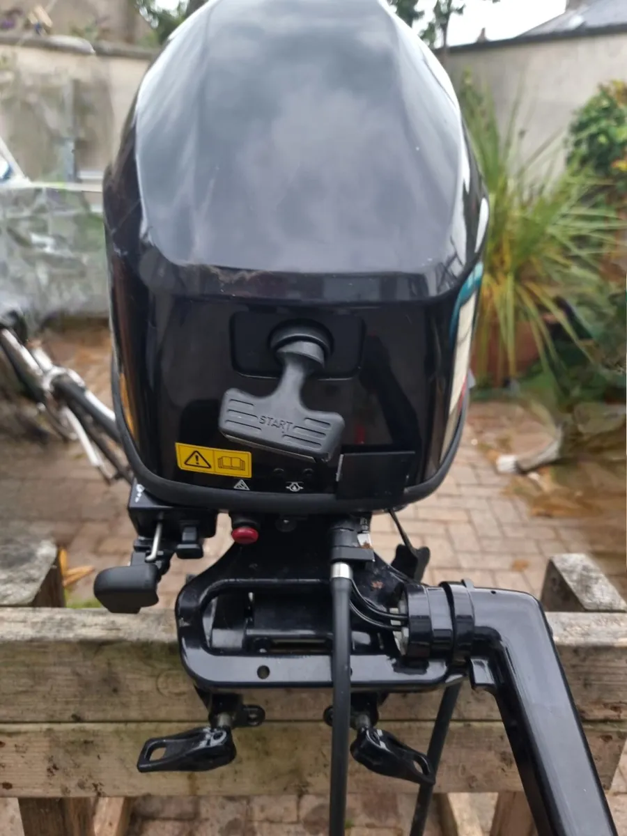 Tohatsu 9.8 Hp Outboard  Short Shaft - Image 3