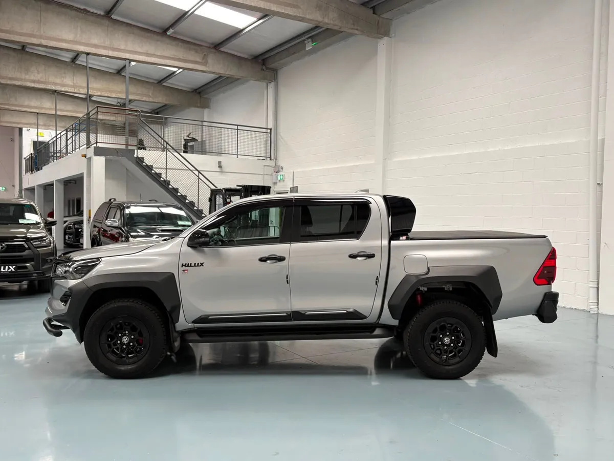 2025 Toyota Hilux GR Sport - Image 3