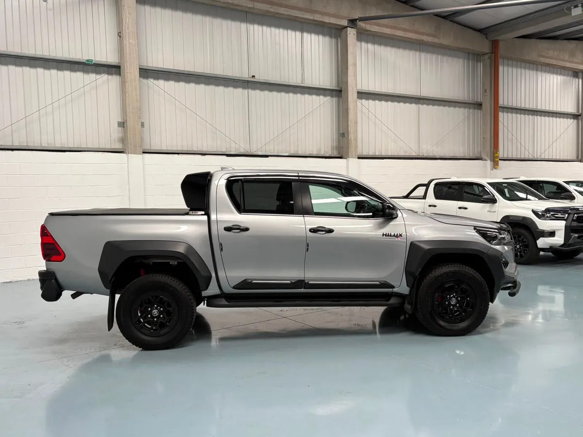 2025 Toyota Hilux GR Sport - Image 4
