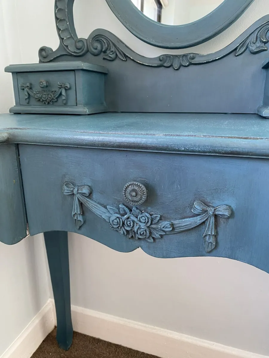 Vanity desk - Image 2