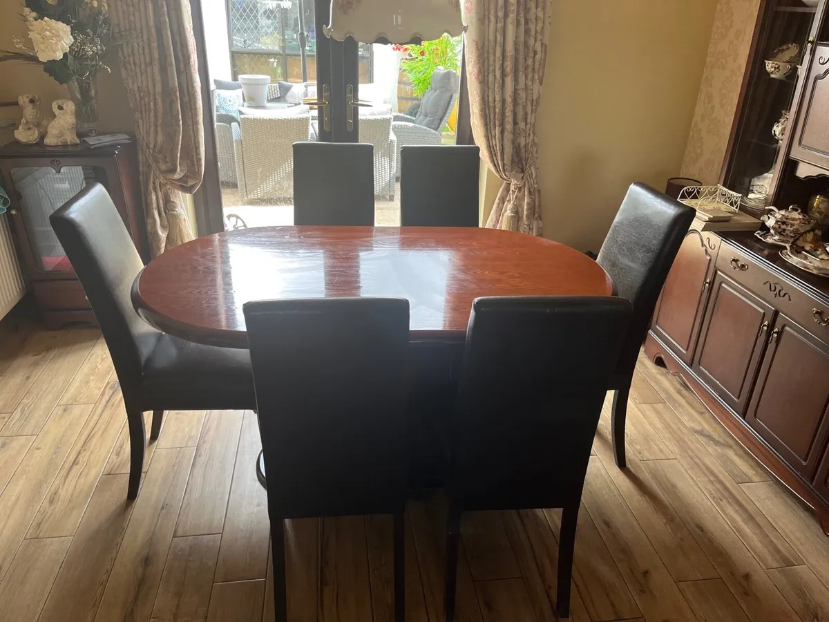 Dining room table/chairs - Image 2