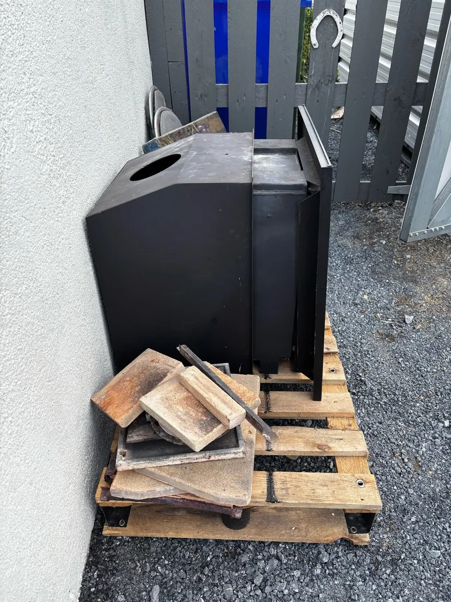 5KW Vitae Solid Fuel Stove - Image 2