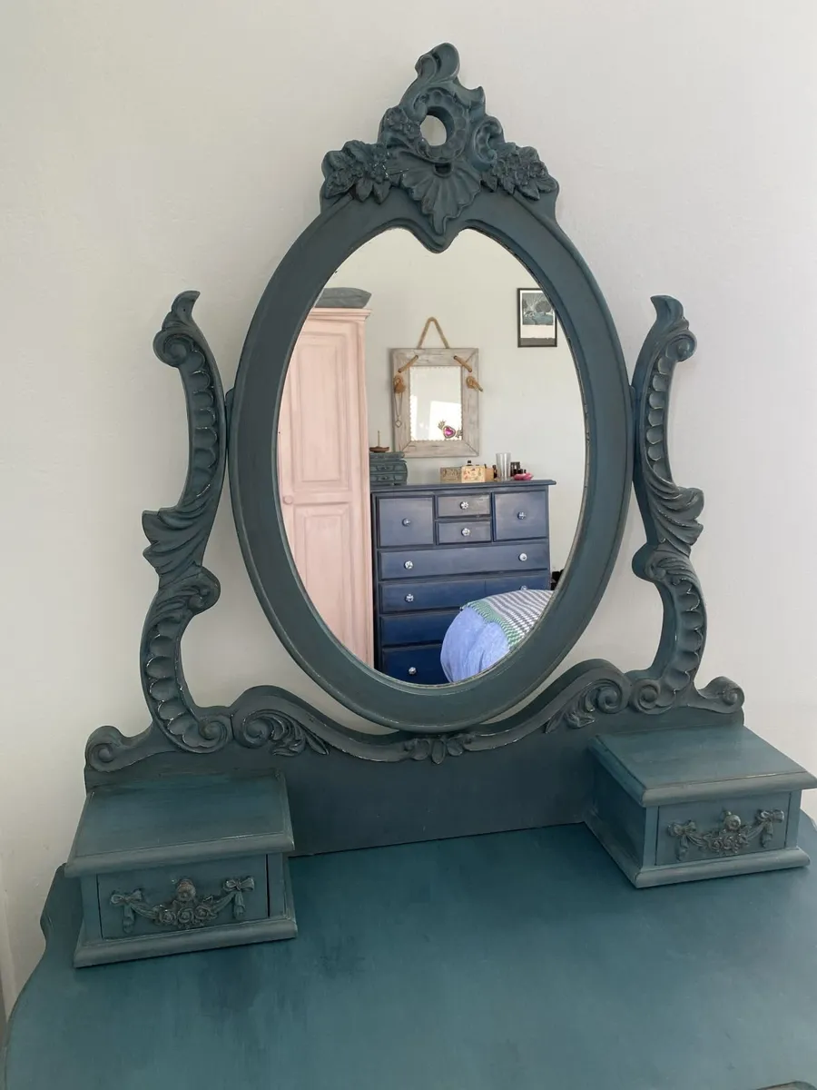 Vanity desk - Image 4