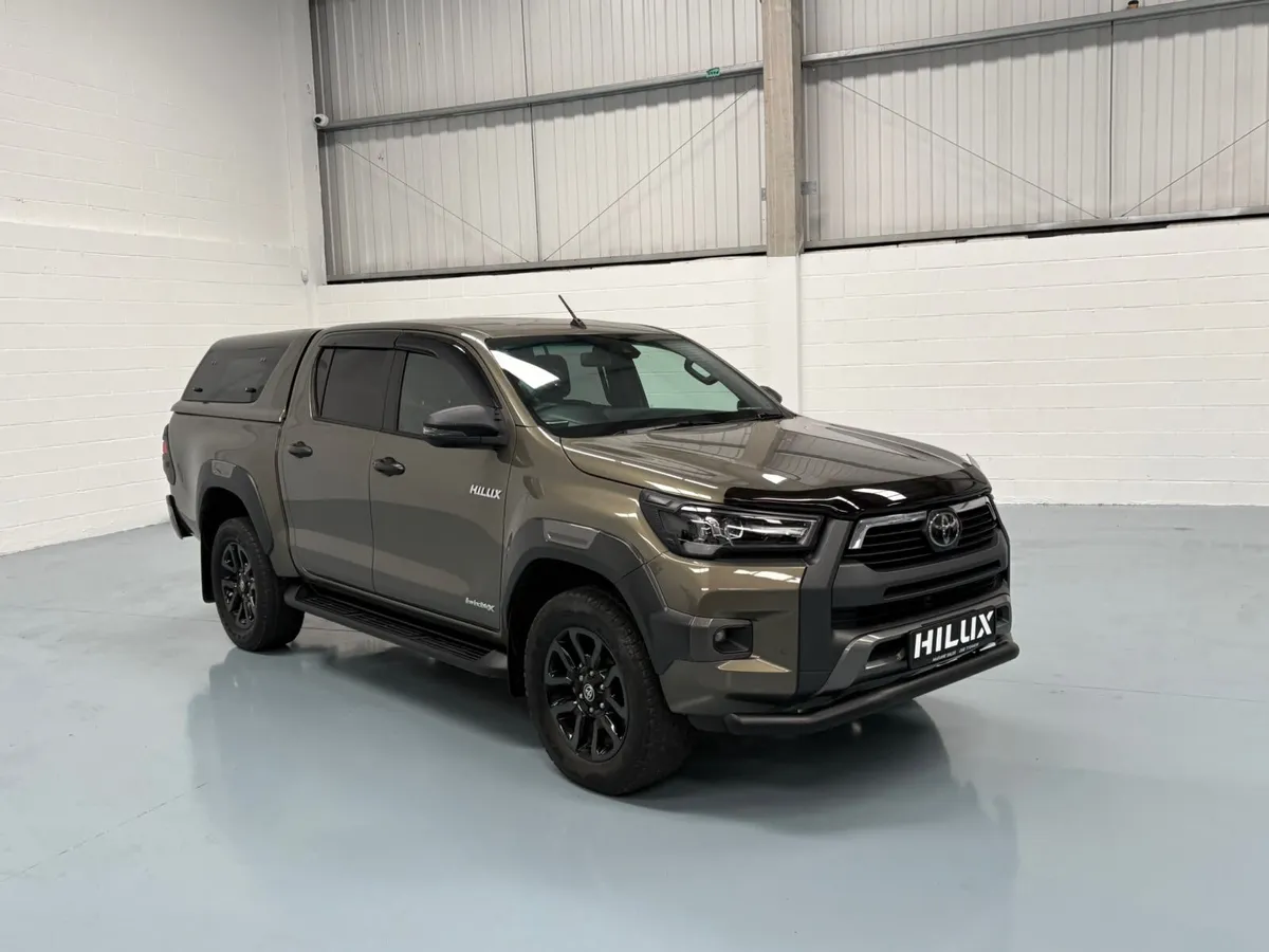 2021 Toyota Hilux 2.8 Invincible X - Image 2