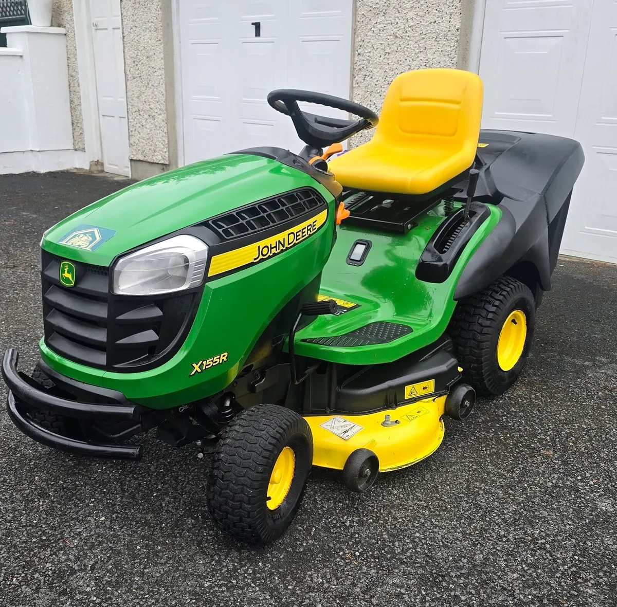 John Deere 42" LOW HOURS - Image 1