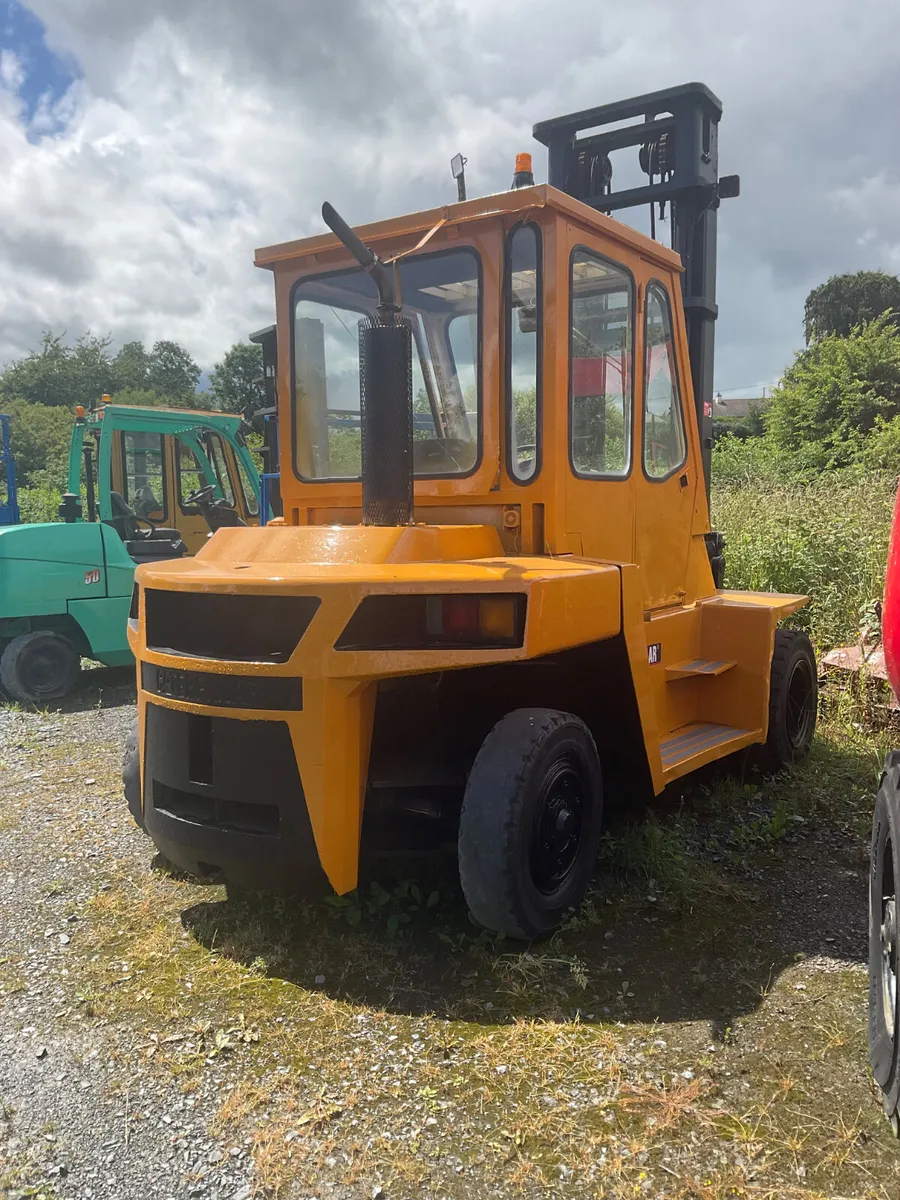 FORKLIFT - Image 2