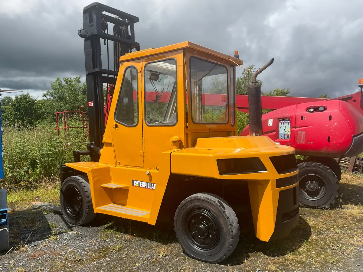 FORKLIFT - Image 1