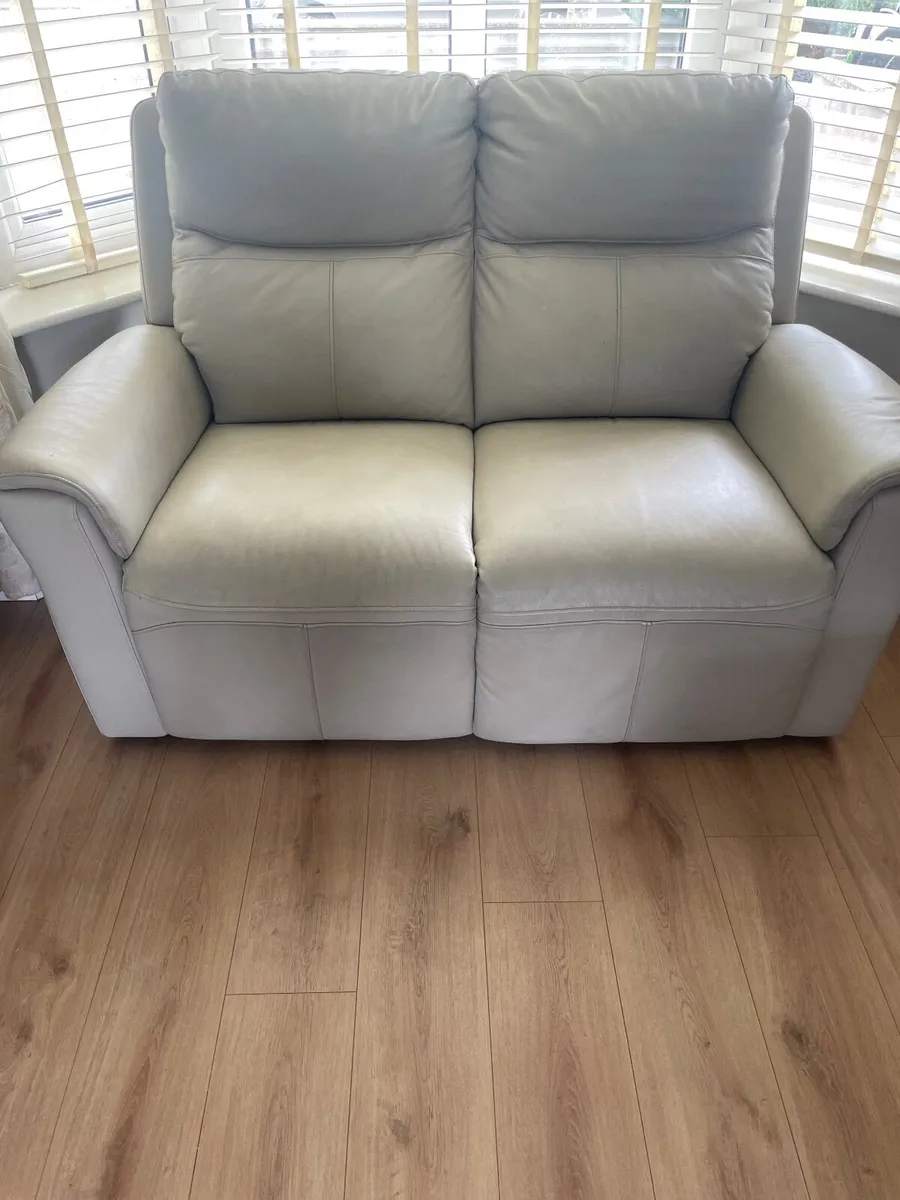 Electric 3 + 2 + 1 sofa - Image 1
