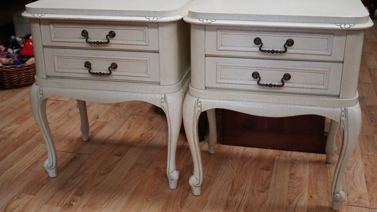 Pair of Vintage French Bedside Cabinets - Image 4