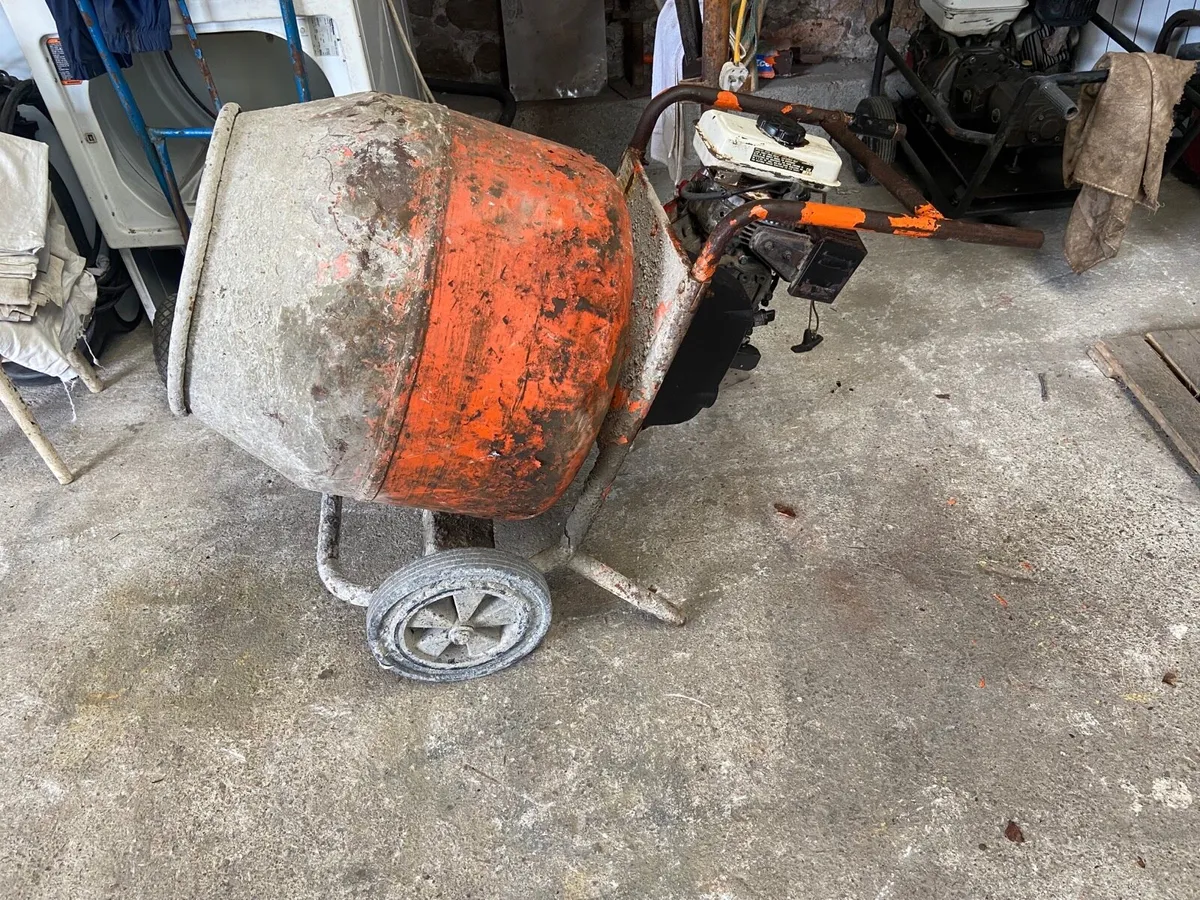 Belle / Honda cement mixer - Image 1