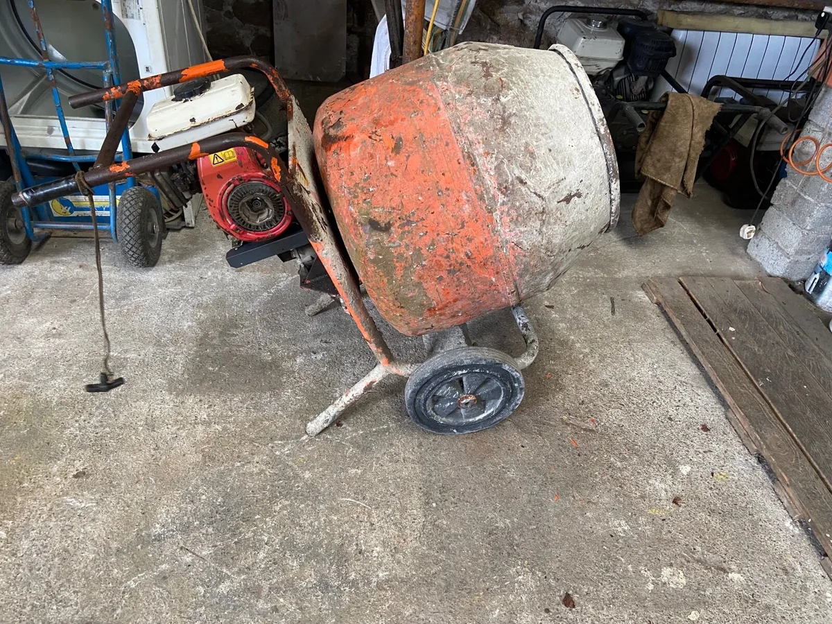 Belle / Honda cement mixer - Image 2