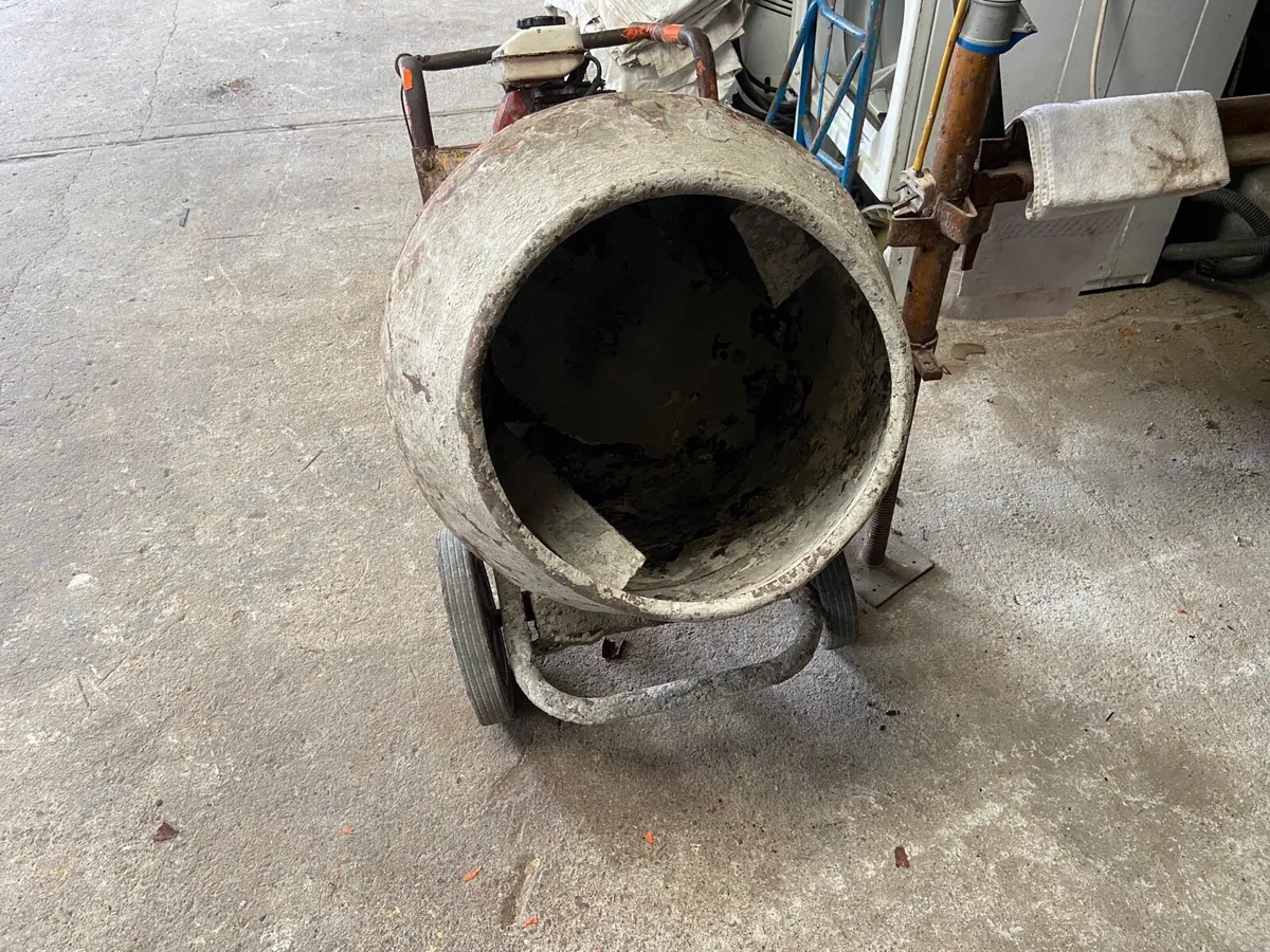 Belle / Honda cement mixer - Image 3