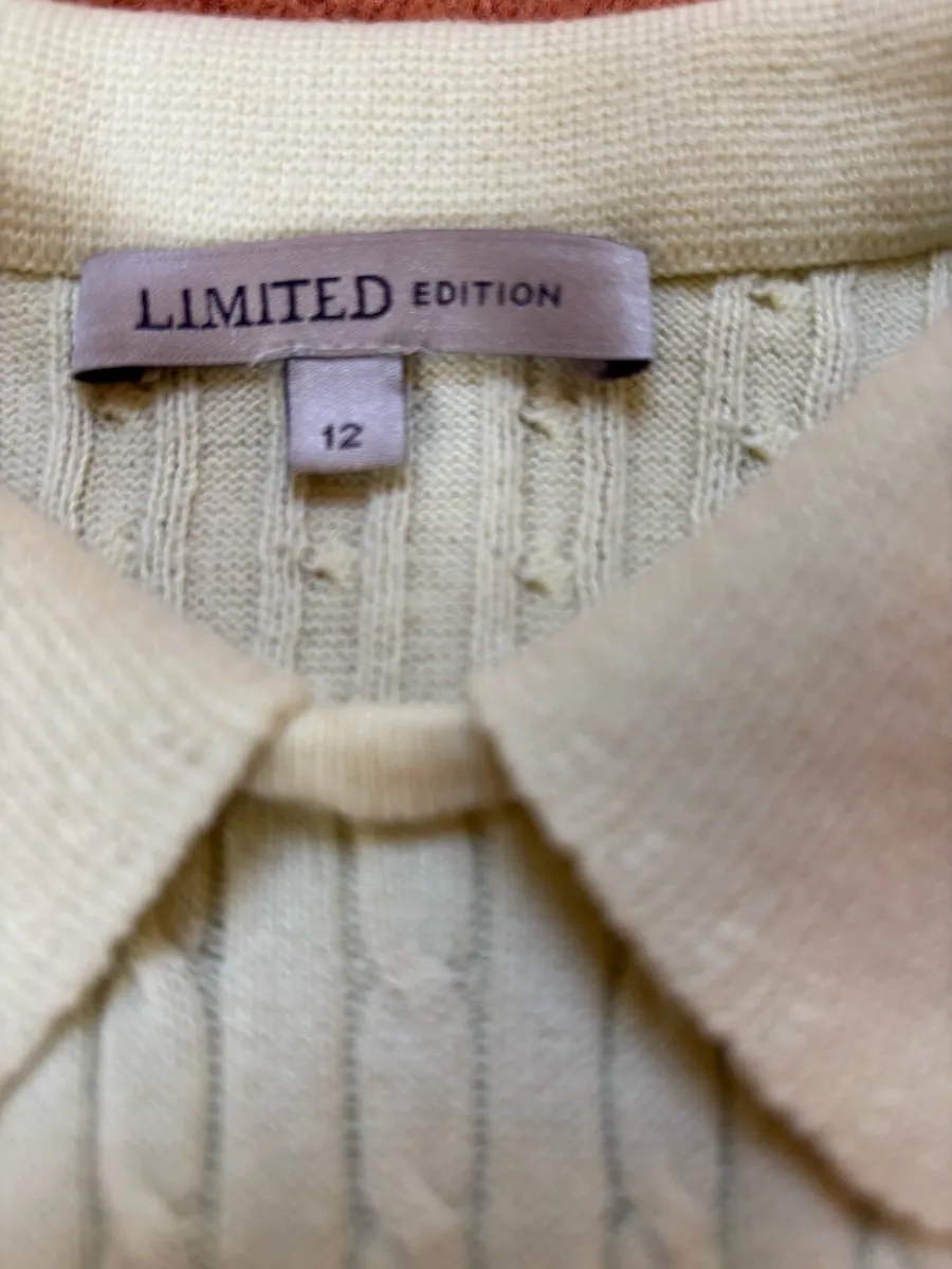 M&S pale yellow short sleeve jumper - Image 4