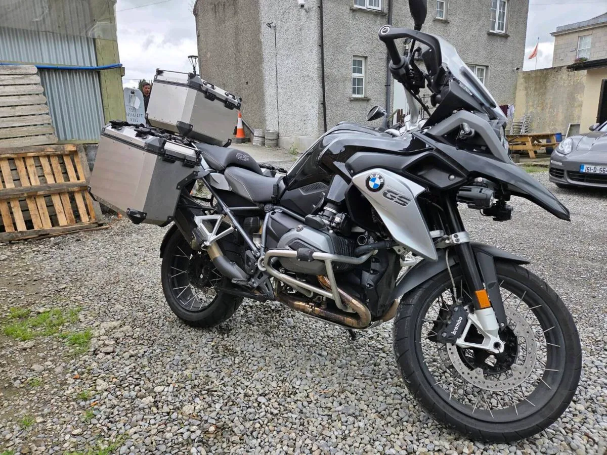 Tripple Black 2017 GS 1200
Low milage
Lots of extr - Image 4