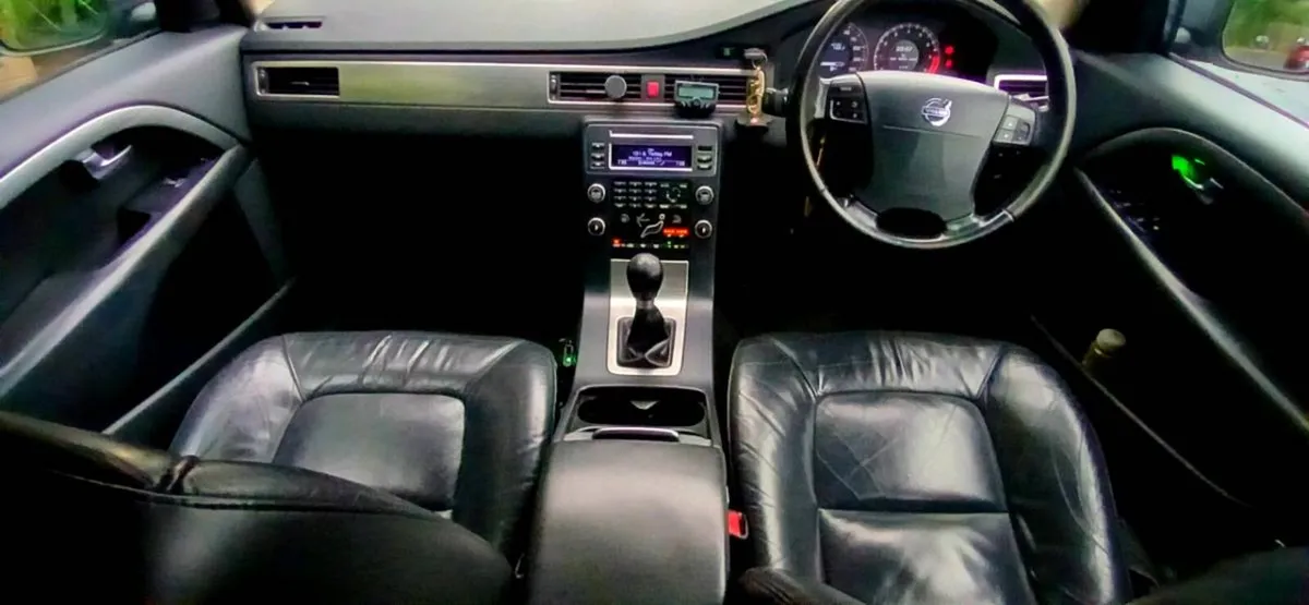 Volvo V70 2.0F New Nct 2027 - Image 3
