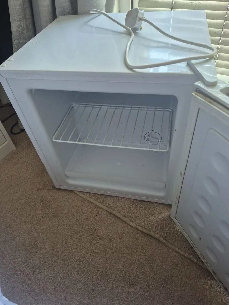 mini freezer - Image 1