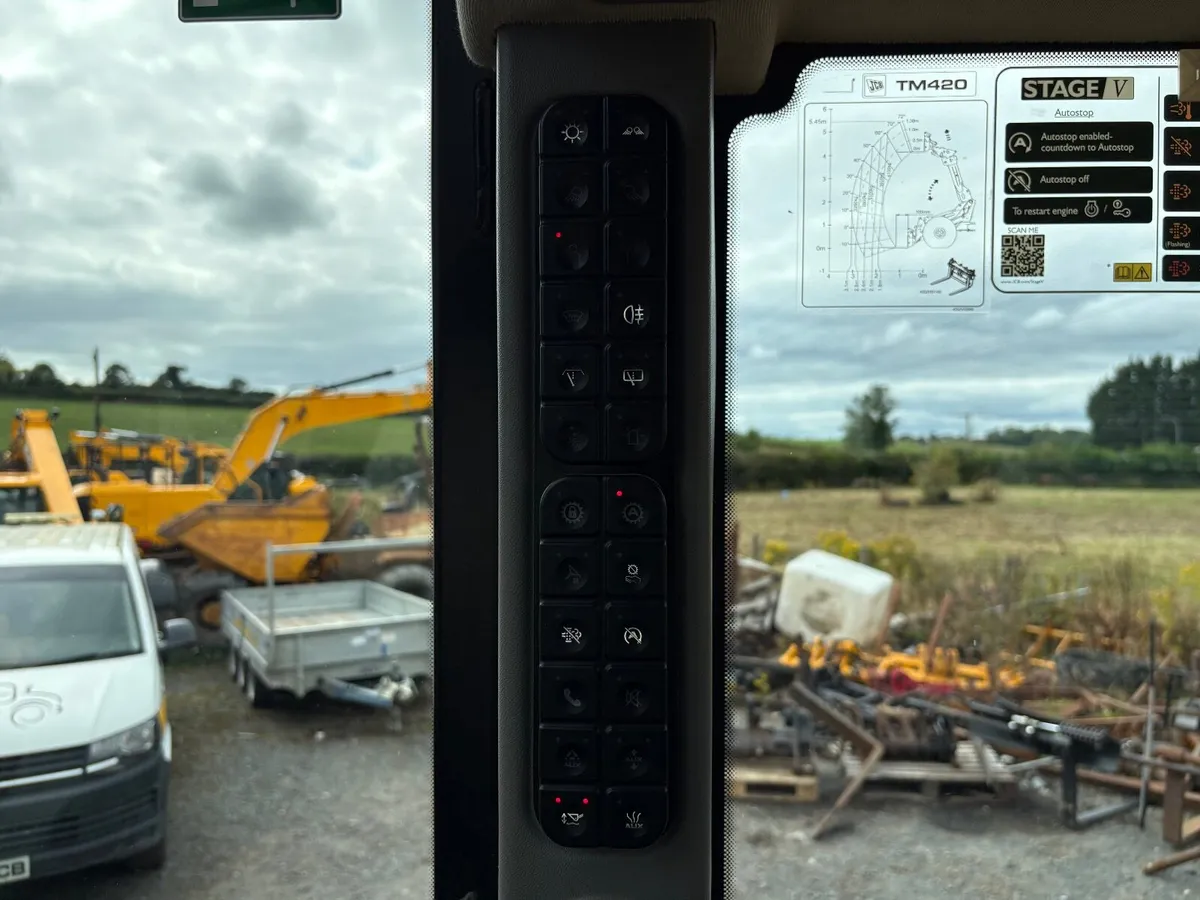 2022 JCB 420s - Image 2