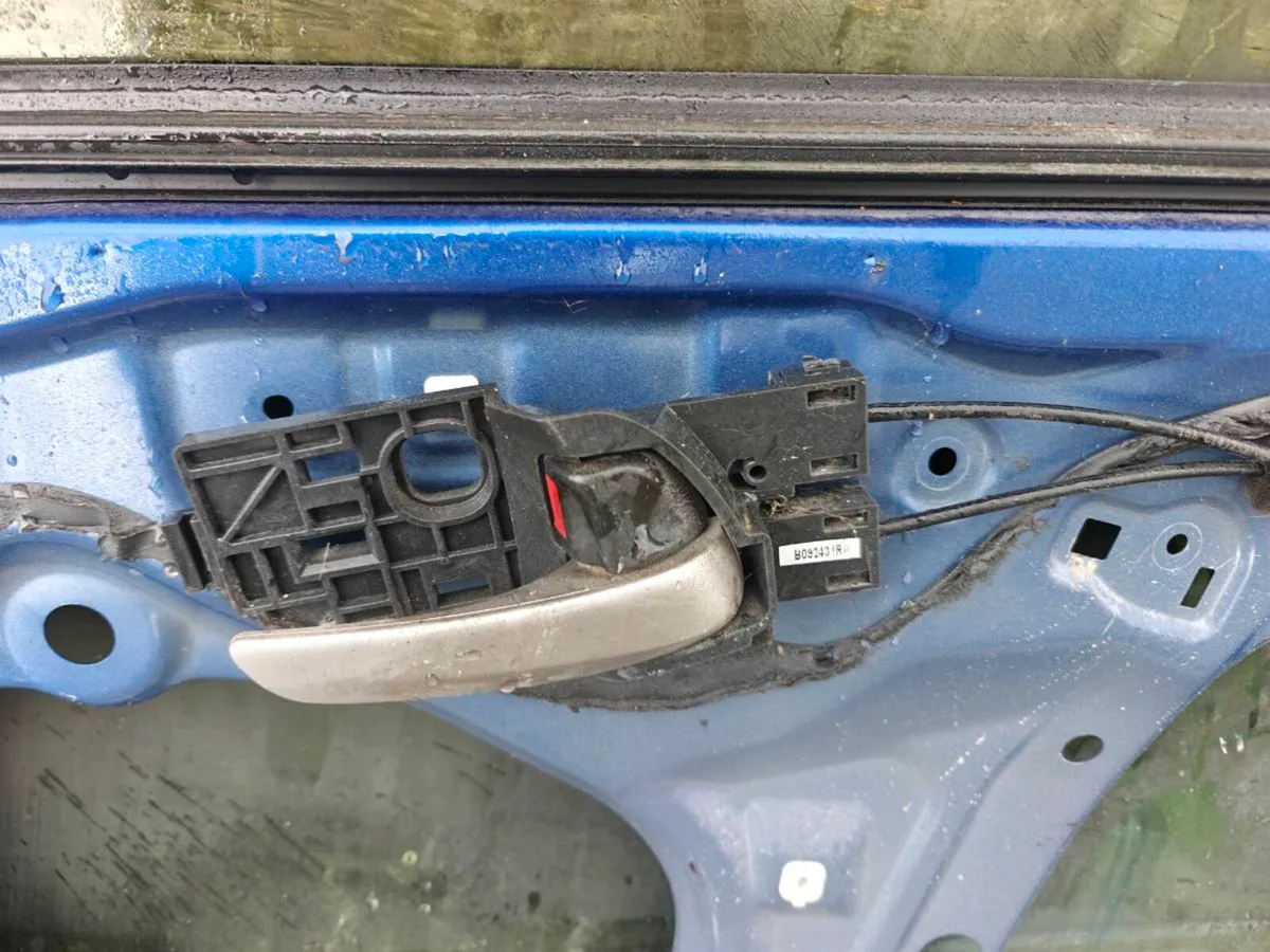 2014 - 2020 Honda Fit Drivers Side Door - Image 4