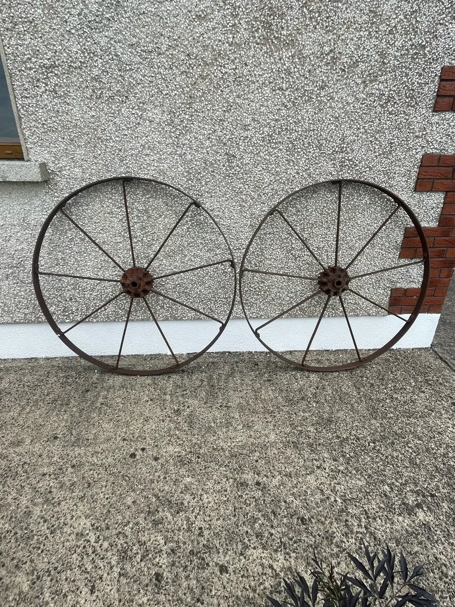 Iron wheels - Image 1