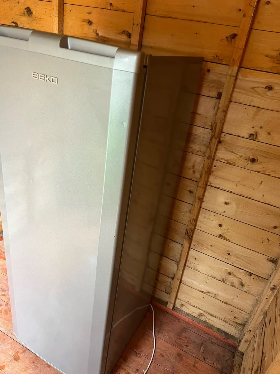 Beko larder fridge - Image 3