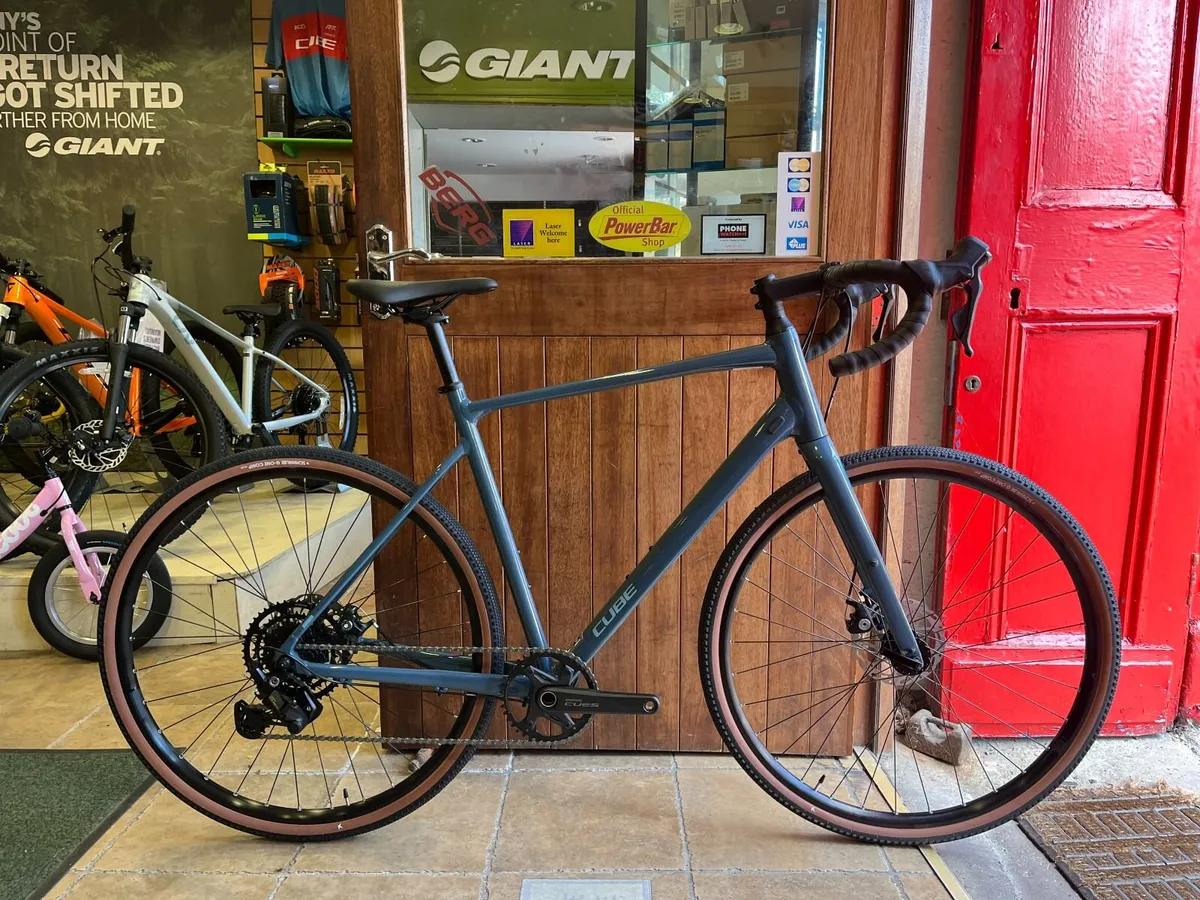 GRAVEL BICYCLE