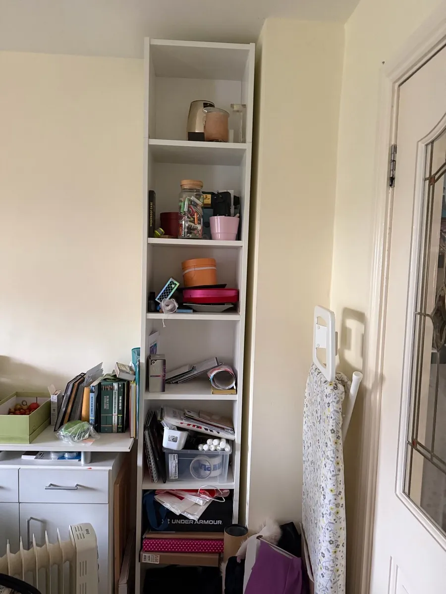Tall bookcase - Image 1