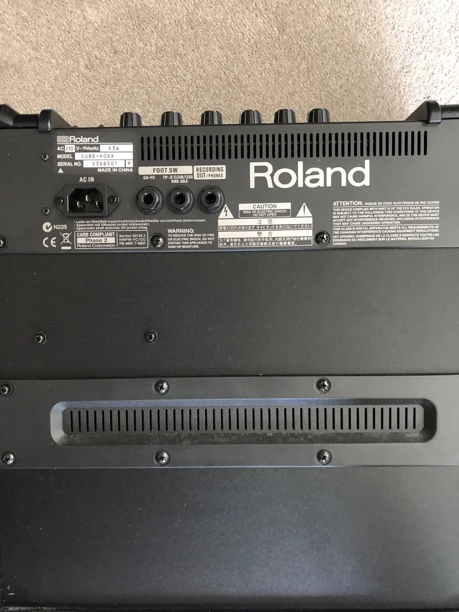 Roland 40GX guitar amp - Image 4