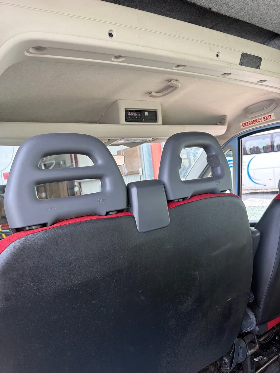 Buses & coaches - Image 3