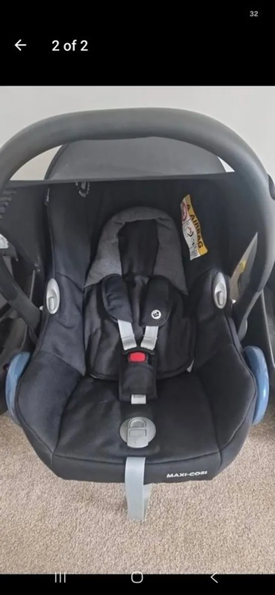 1 Maxi Cosi Cabriofix car seat and 2 bases - Image 2