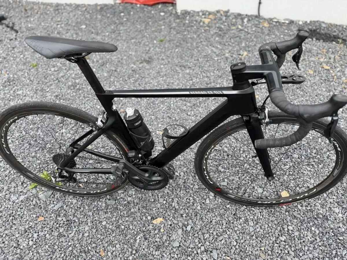 Canyon Aeroad CFR Carbon with Ultegra electric - Image 1