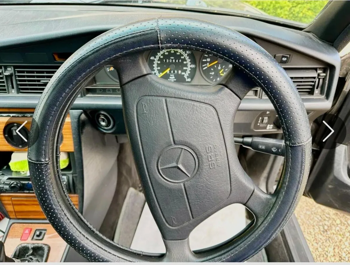 Mercedes 190E - Image 2